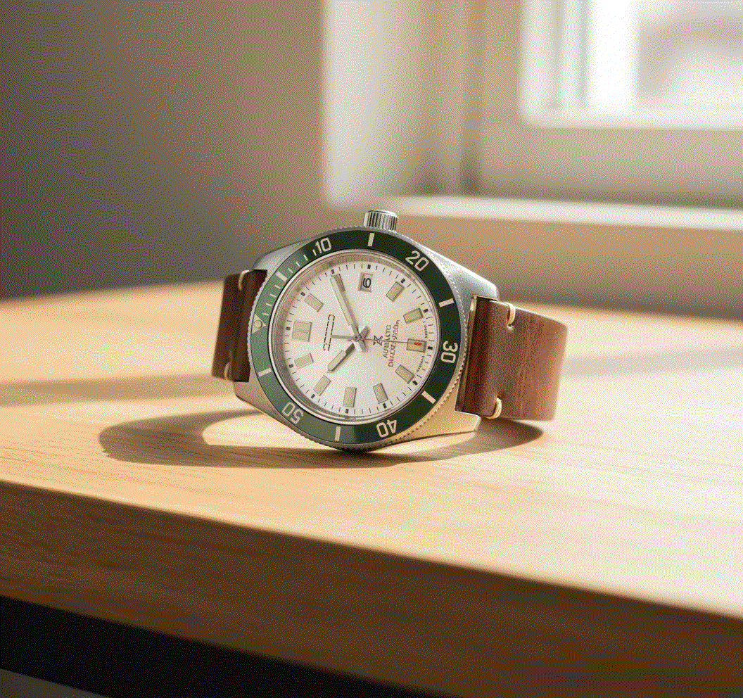 Seiko Mod Submariner green white diver watch with NH35 automatic movement by Modtime Creations