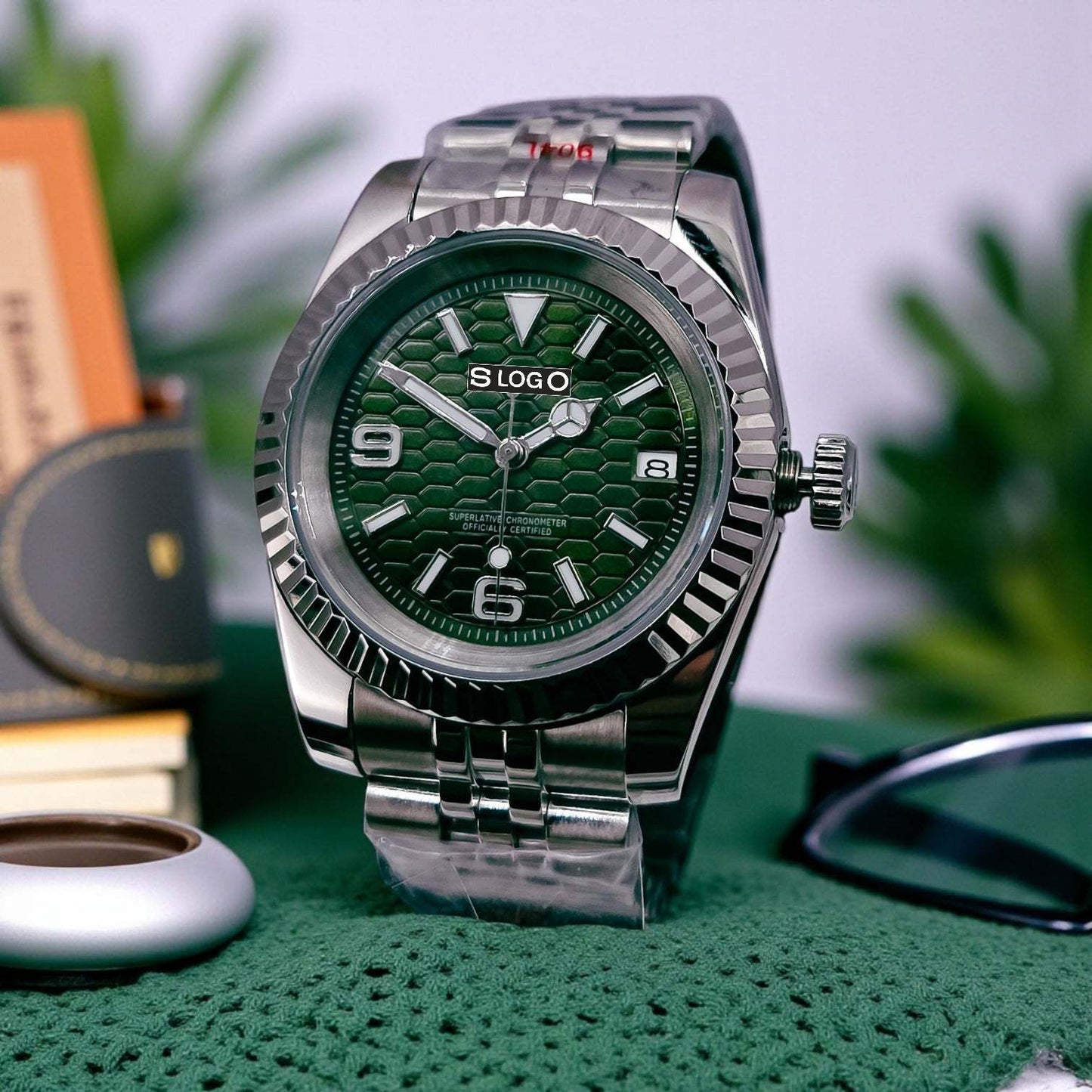 Seiko Mod Datejust aka SeikJust Date Window Silver Green Dial Mod - Modtime