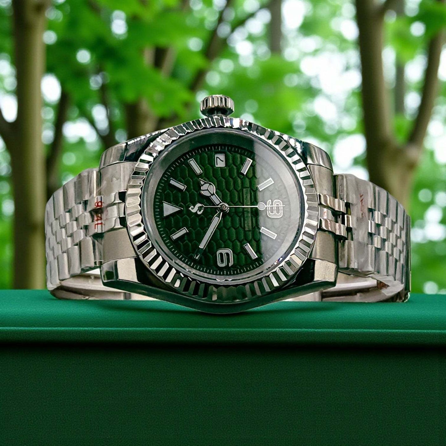 Seiko Mod Datejust aka SeikJust Date Window Silver Green Dial Mod - Modtime