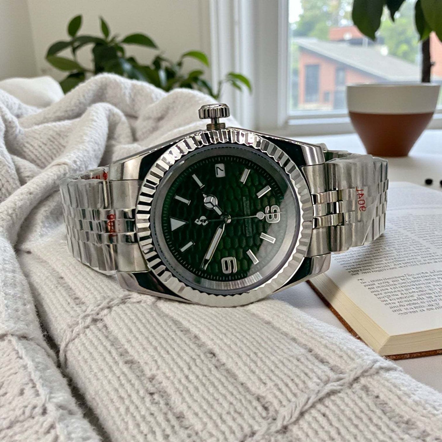 Seiko Mod Datejust aka SeikJust Date Window Silver Green Dial Mod - Modtime