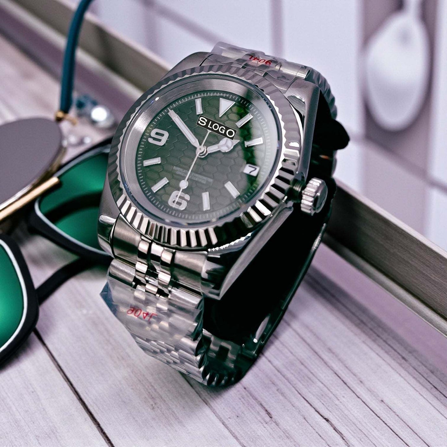Seiko Mod Datejust aka SeikJust Date Window Silver Green Dial Mod - Modtime