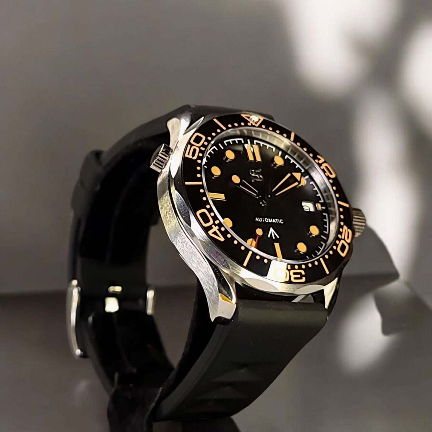 Seiko Mod Sea Master Spectre Homage Black Dial: Dive into Classic Style - MODTIME