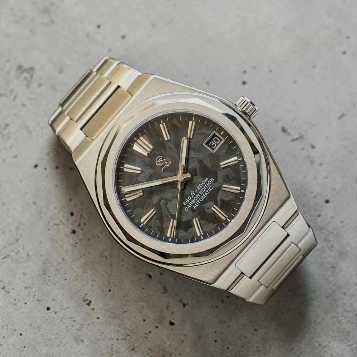 Seiko Mod Carbon Fiber Dial luxury 40mm Modtime diver watch with stainless steel case and sapphire crystal