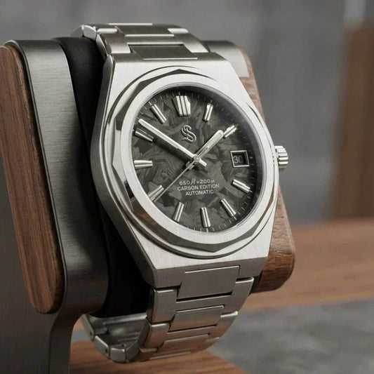 Seiko Mod 40mm executive carbon fiber dial luxury watch with Japanese NH35 automatic movement and stainless steel bracelet