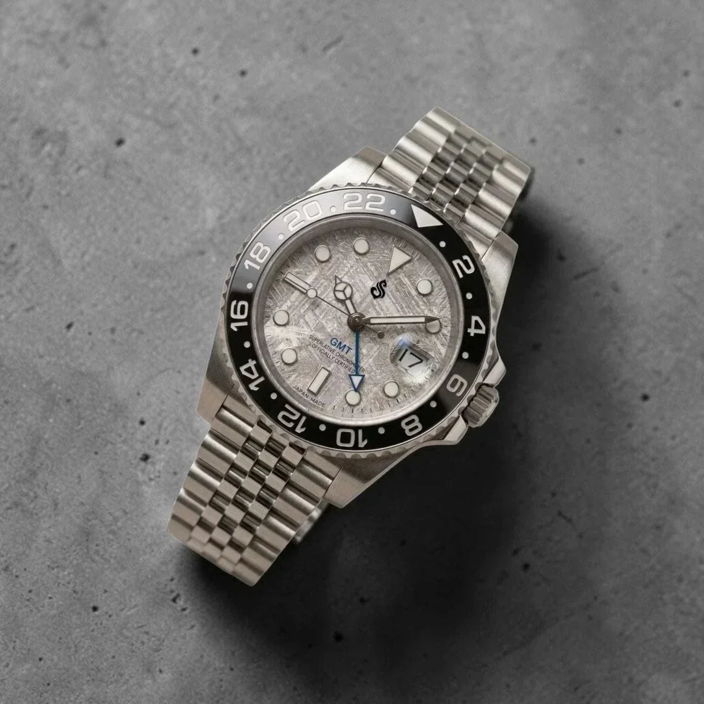 Seiko Mod Submariner Grey Carbon Fiber Diver Black GMT - Modtime Luxury Watch