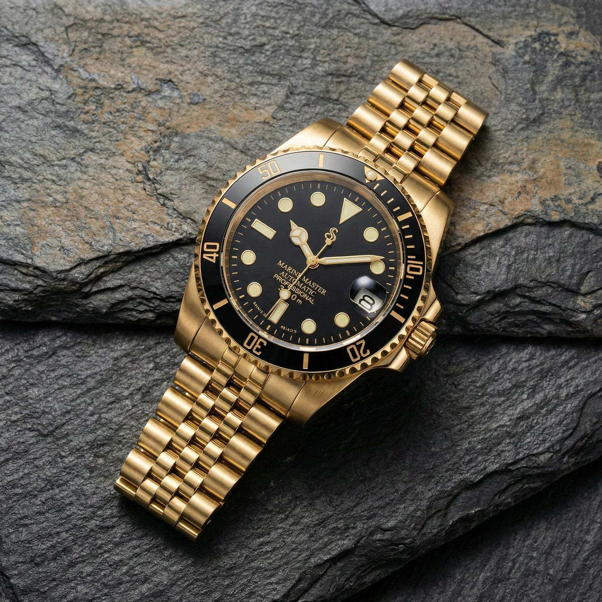 Submariner  Black Gold luxury Seiko Mod diver watch with 40mm black gold case and sapphire crystal
