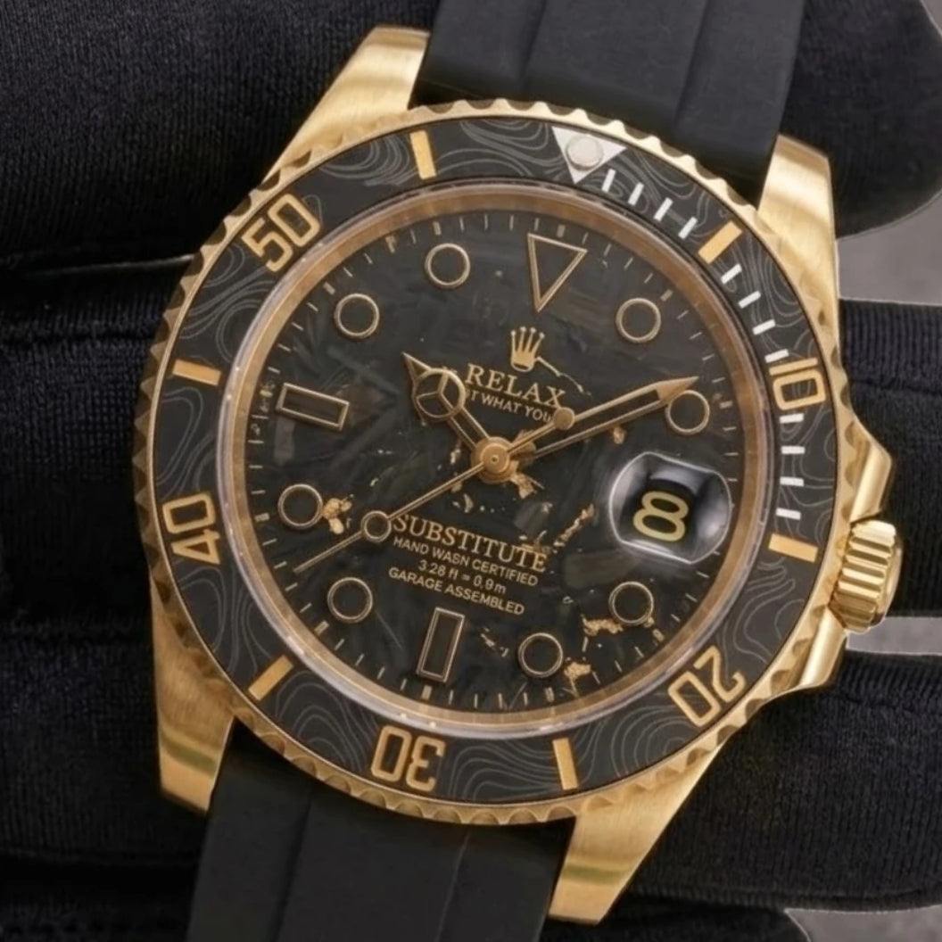 Serie de relojes SeikMaster con fibra de carbono negra y oro - Creaciones Modtime