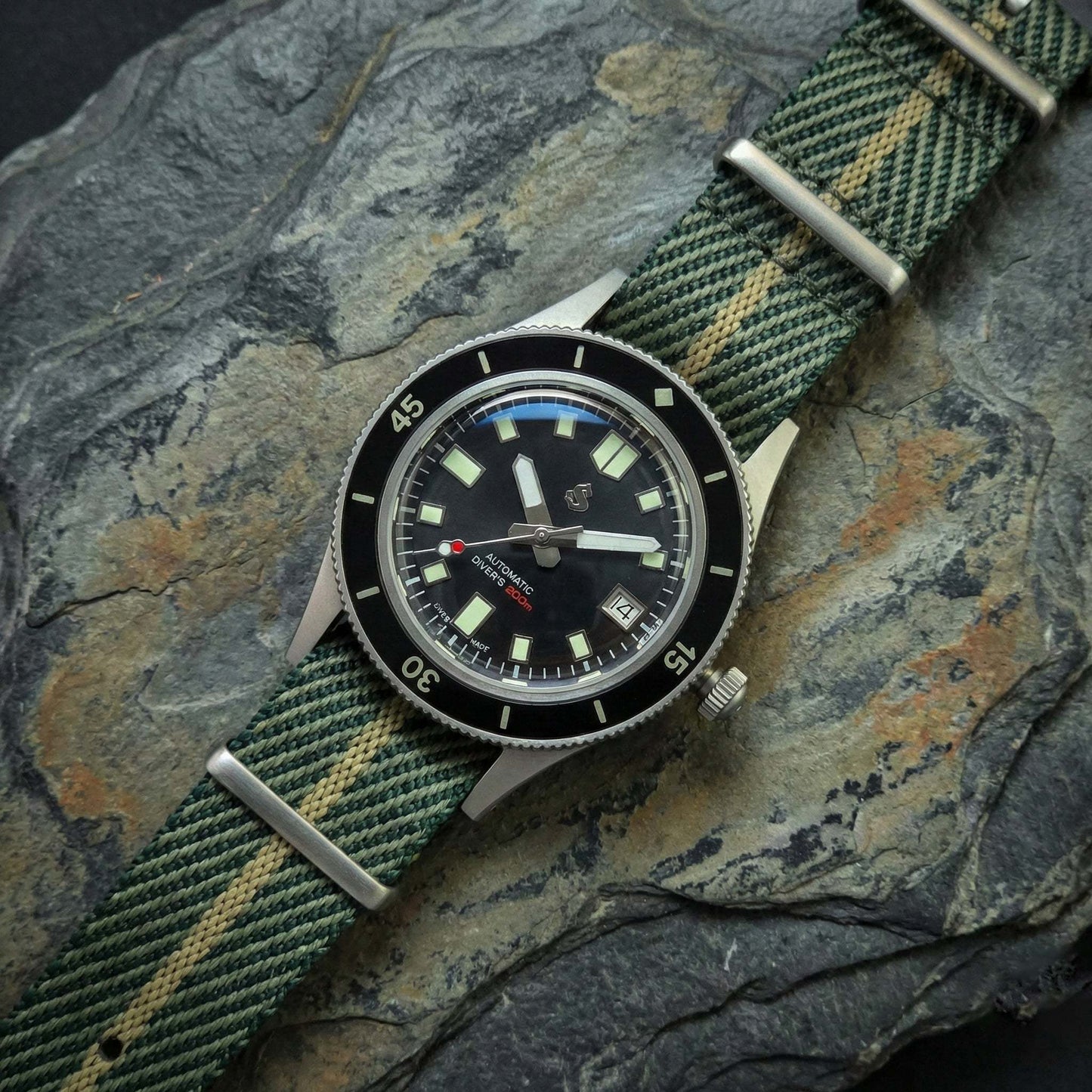Custom Seiko Mod Vintage Diver watch with Japanese NH35 automatic movement and sapphire crystal by Modtime Creations