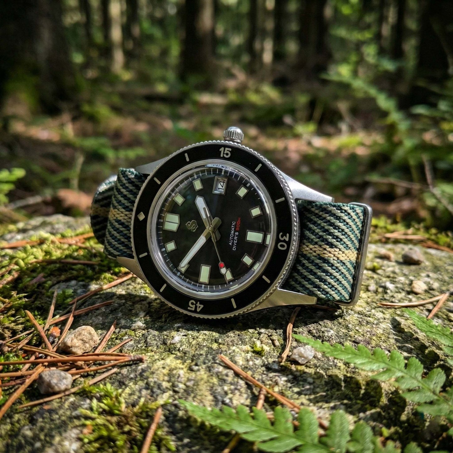 Custom Seiko Mod Vintage Diver watch with sapphire crystal and Japanese NH35 movement