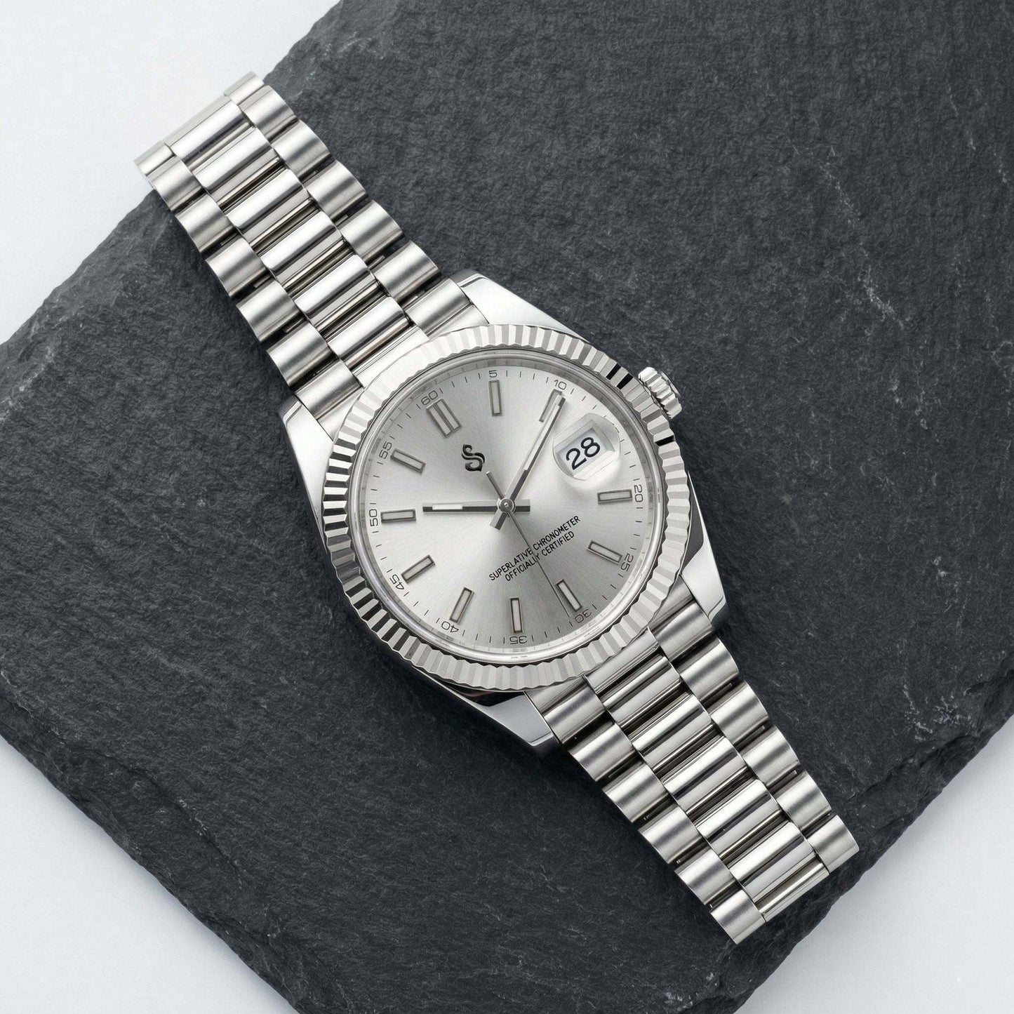 Seiko Mod silver white dial watch with date window and stainless steel case