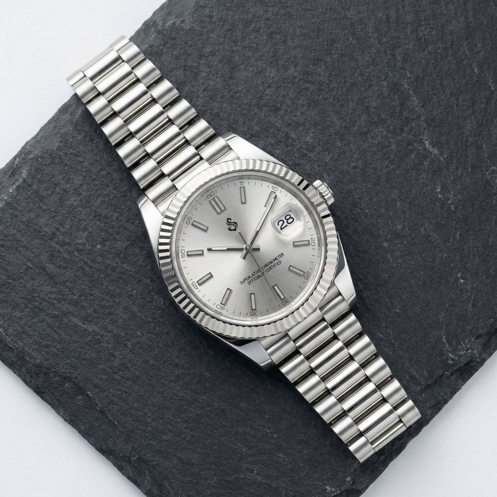 Seiko Mod silver white dial watch with date window and stainless steel case