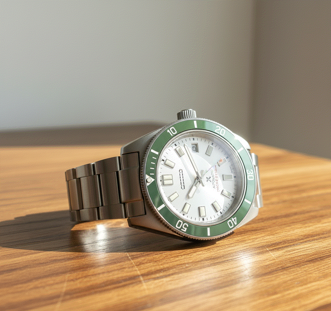 SeikMariner Green White Diver Vintage Mod - Modtime
