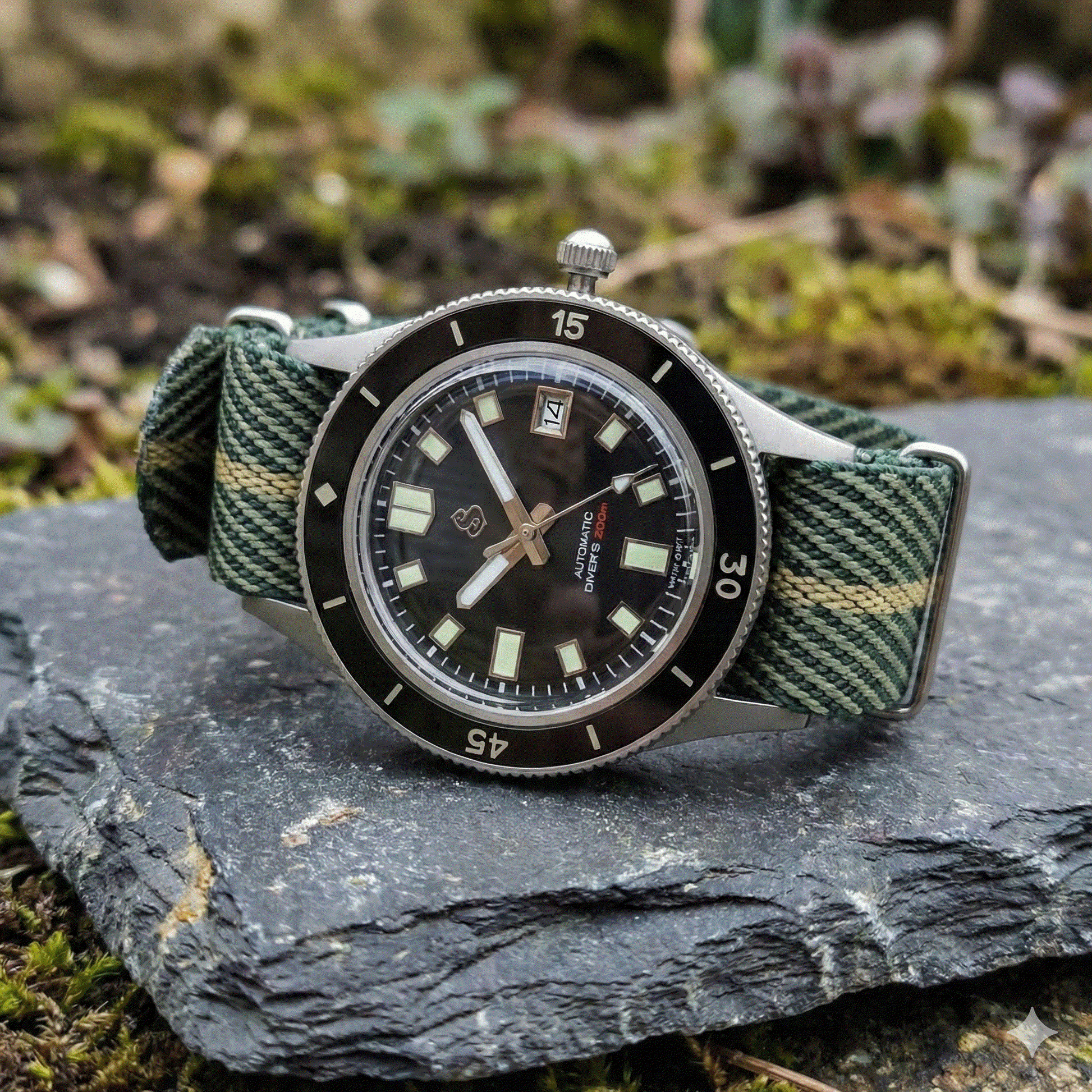 Custom Seiko Mod Vintage Diver watch by Modtime with sapphire crystal and Japanese NH35 movement