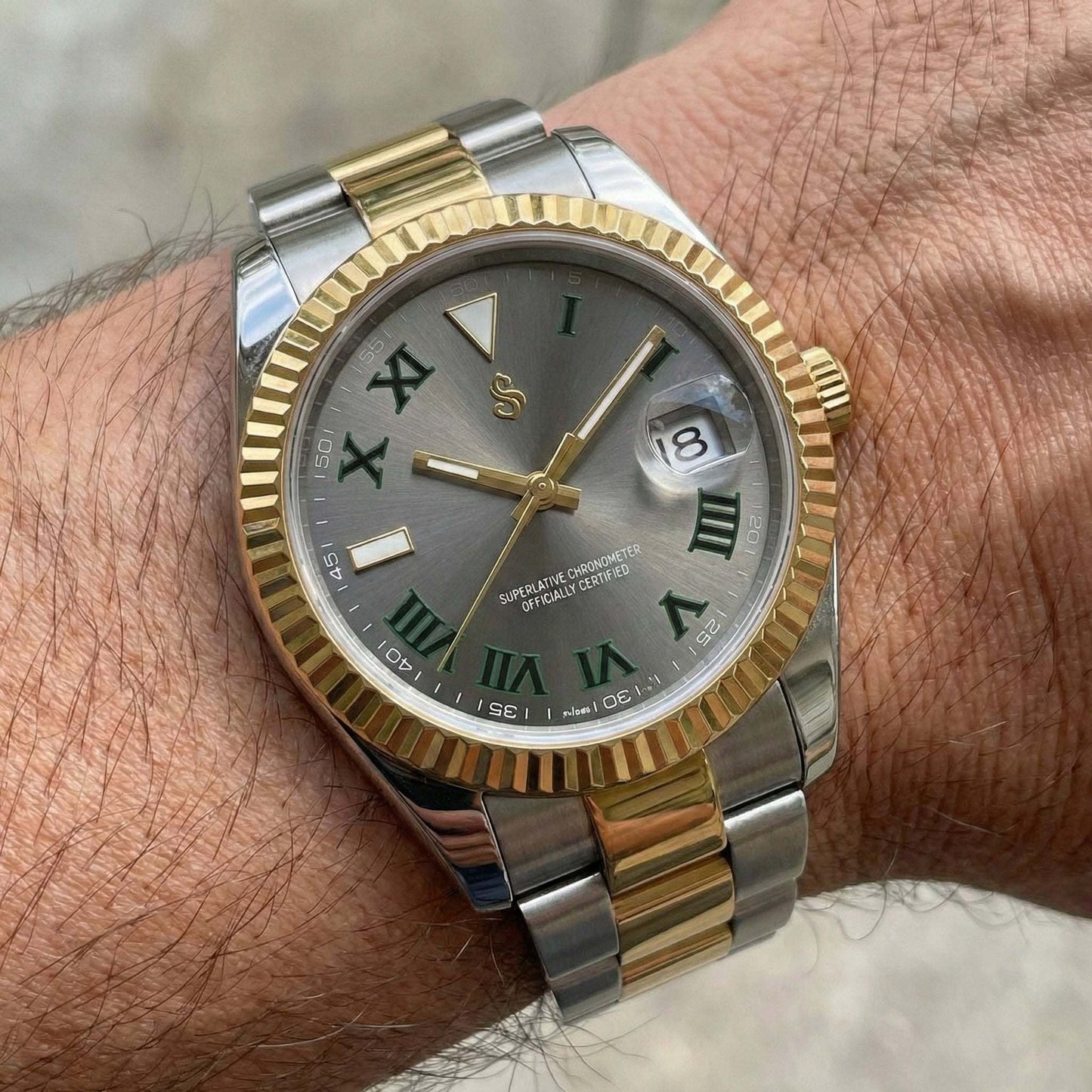 Seiko Mod SeikJust Date Window gold two-tone wristwatch with NH35 automatic movement and sapphire crystal