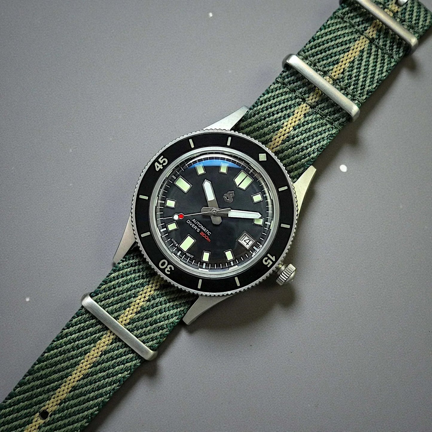 Custom Seiko Mod Vintage Diver watch with sapphire crystal and Japanese NH35 automatic movement by Modtime Creations