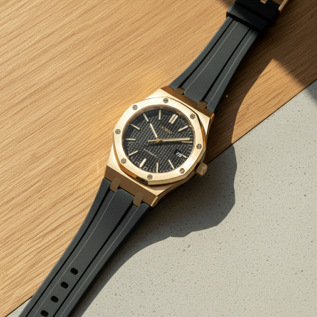 Seiko Mod Heritage Oak Gold watch with black dial and stainless steel bracelet