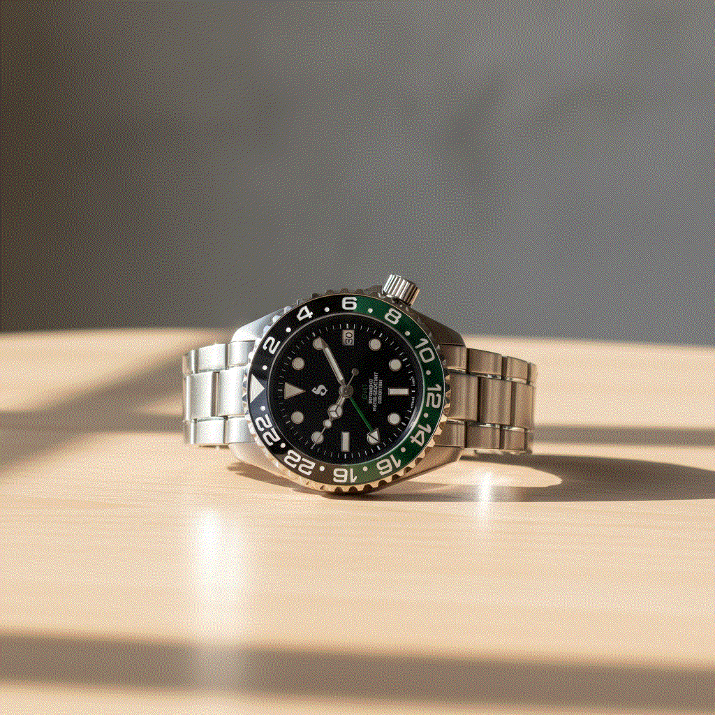 Seiko Mod SeikMaster 42mm SKX GMT green black diver watch with sapphire crystal and stainless steel case