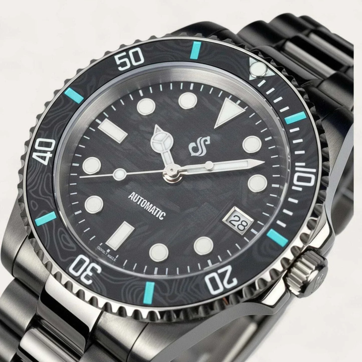 SeikMariner 40mm Seiko Mod Carbon Fiber Dial Stealth Diver watch with NH35 automatic movement and stainless steel bracelet
