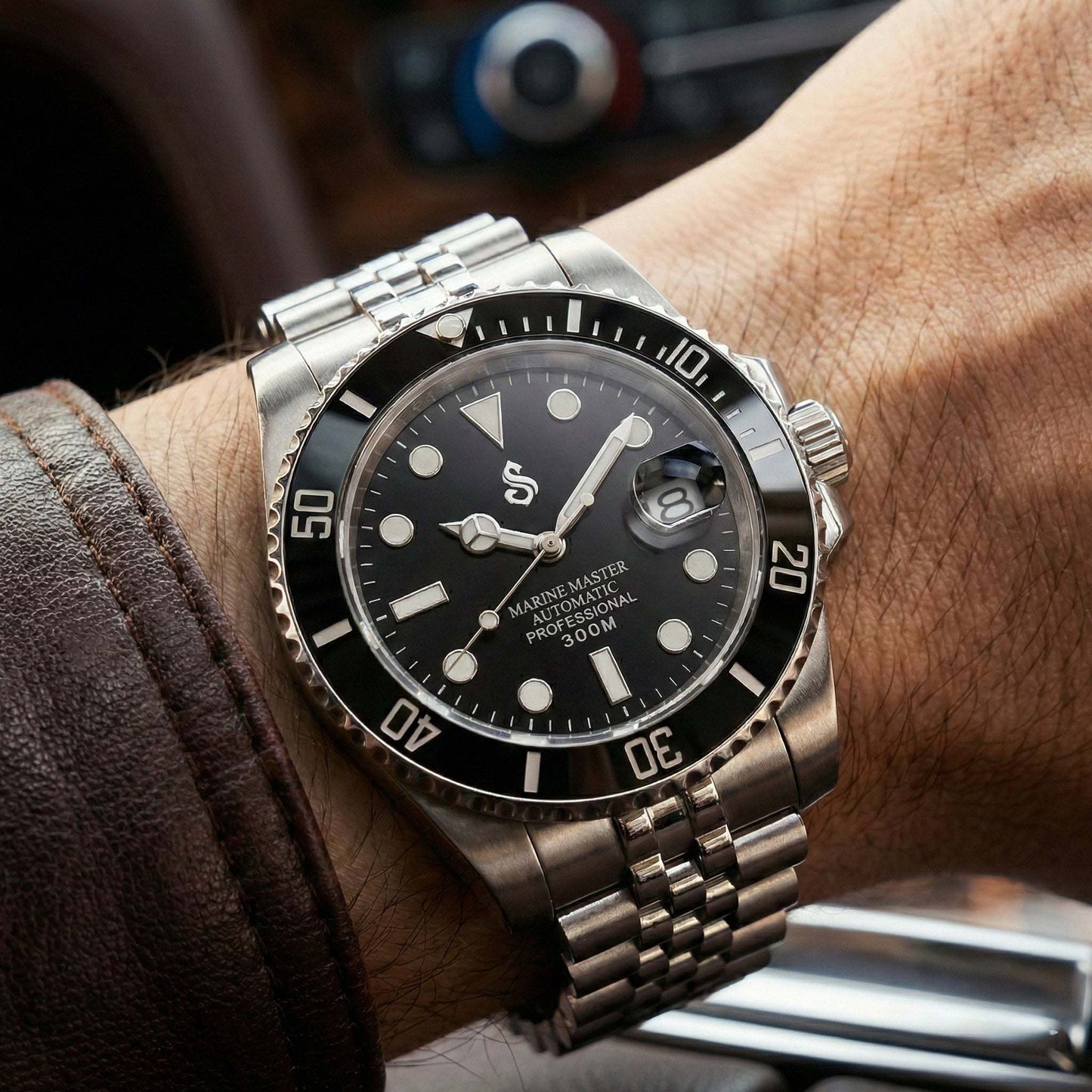 Seikmariner Midnight Black modded Seiko diver watch with NH35 movement and sapphire crystal