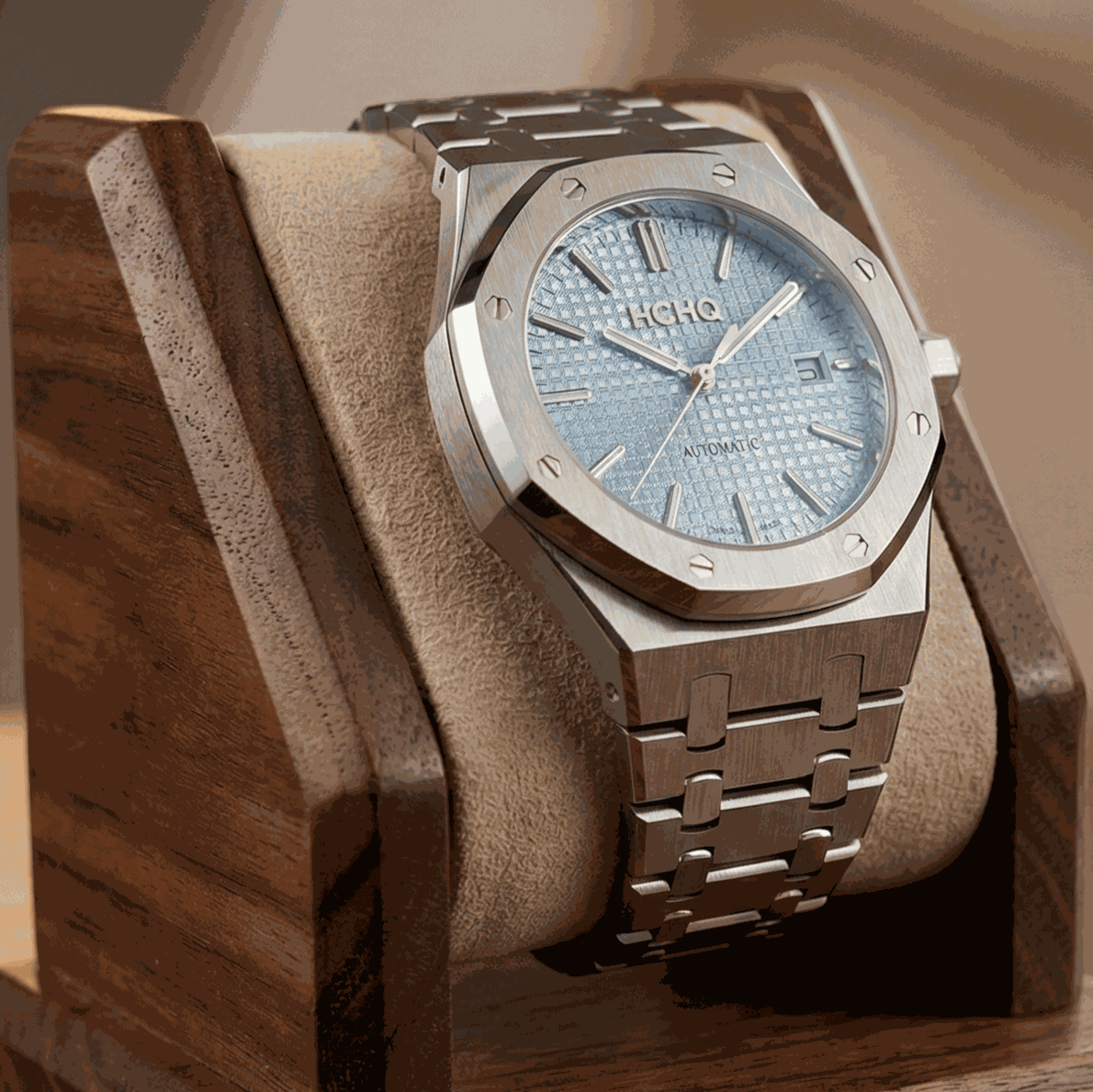 Seiko Mod Heritage Oak Tiff Blue luxury watch with stainless steel case and sapphire crystal