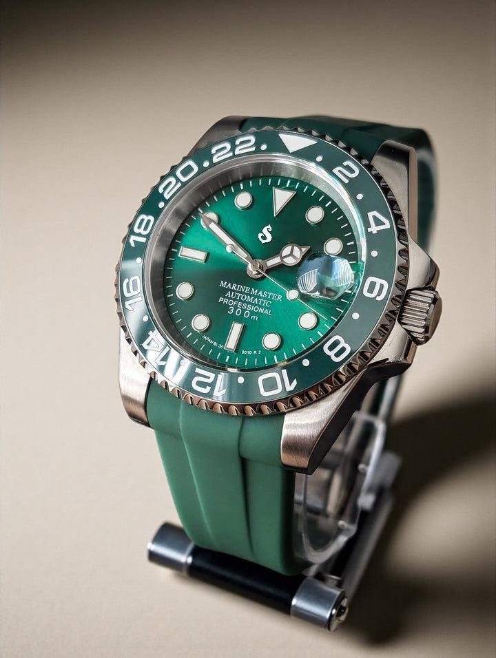 Seiko Mod SubMariner Homage Green Hulk: Precision and Style.