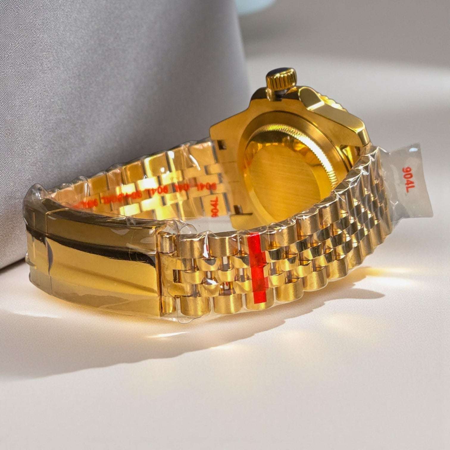 SeikMariner GMT Gold Black Mod Series - Modtime - MODTIME