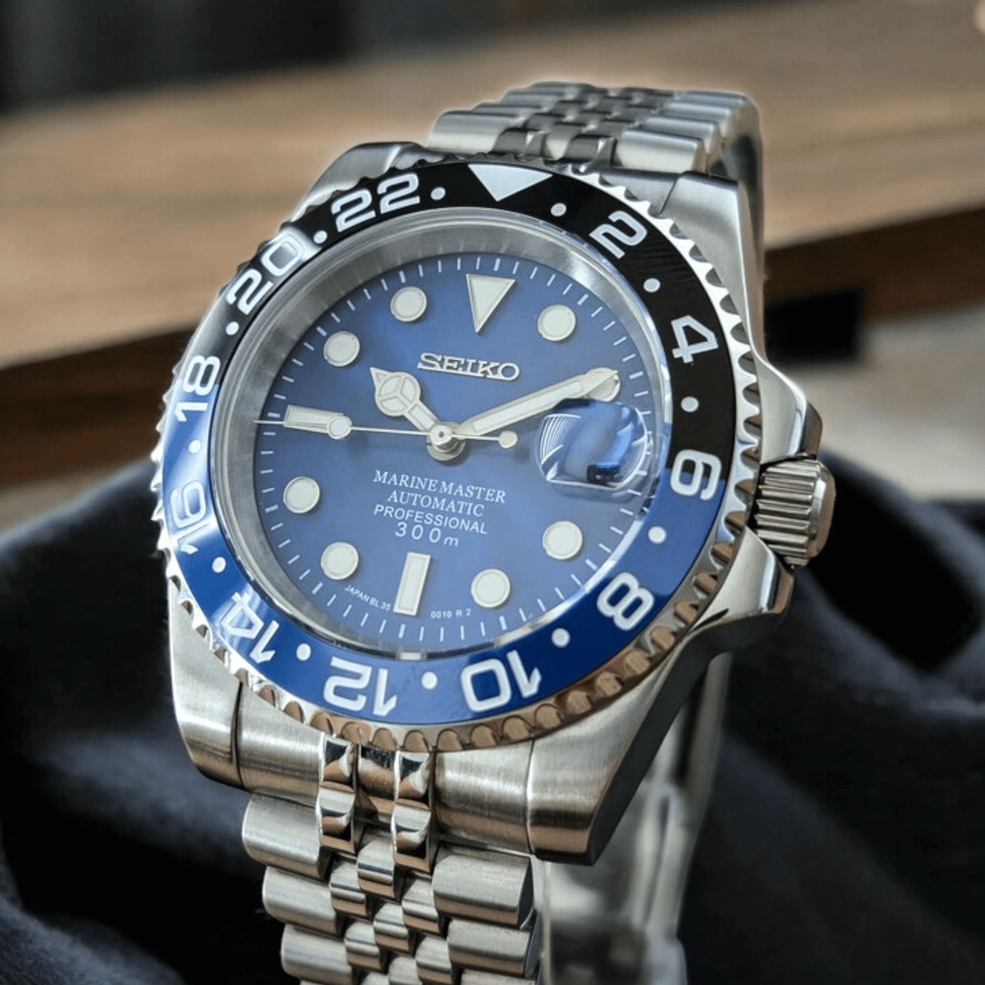 Seiko Mod " Batman " Black and Blue Seikomariner Diver - Modtime - MODTIME