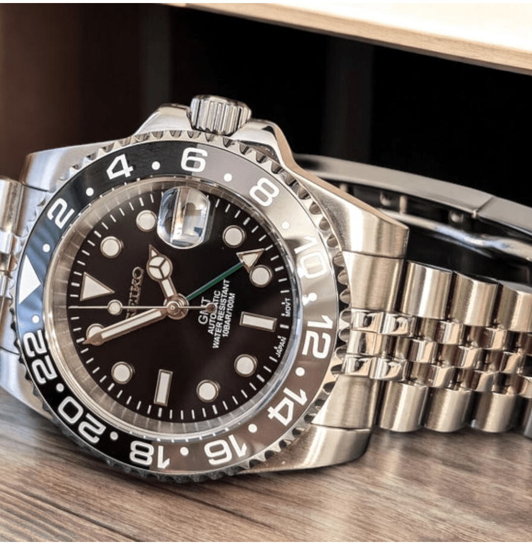 Seiko Mod Custom GMT " Bruce Wayne " Grey Black Series - MODTIME